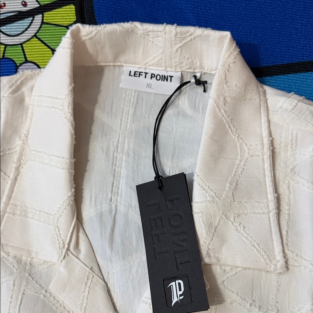 Left Point Shirt and Short Set - Picture 3 of 14